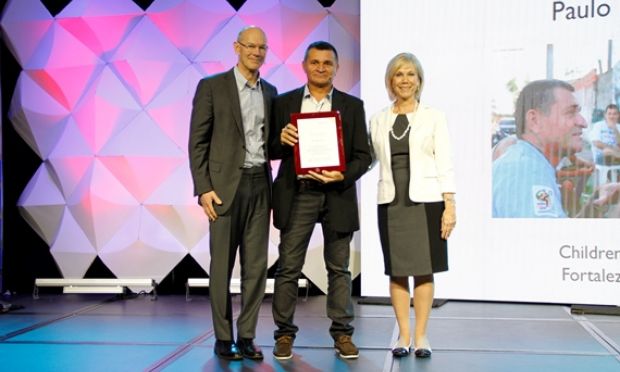 Un incansable luchador social brasileño recibe Premio Bob Pierce 2016