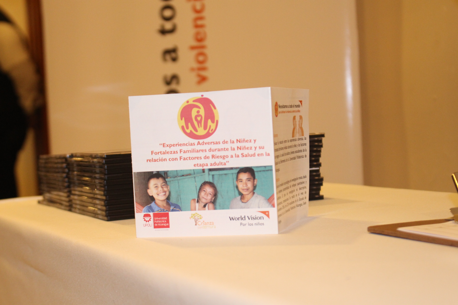 World Vision y Upoli realizan estudio sobre experiencias adversas en la niñez y fortalezas en la familia en la niñez