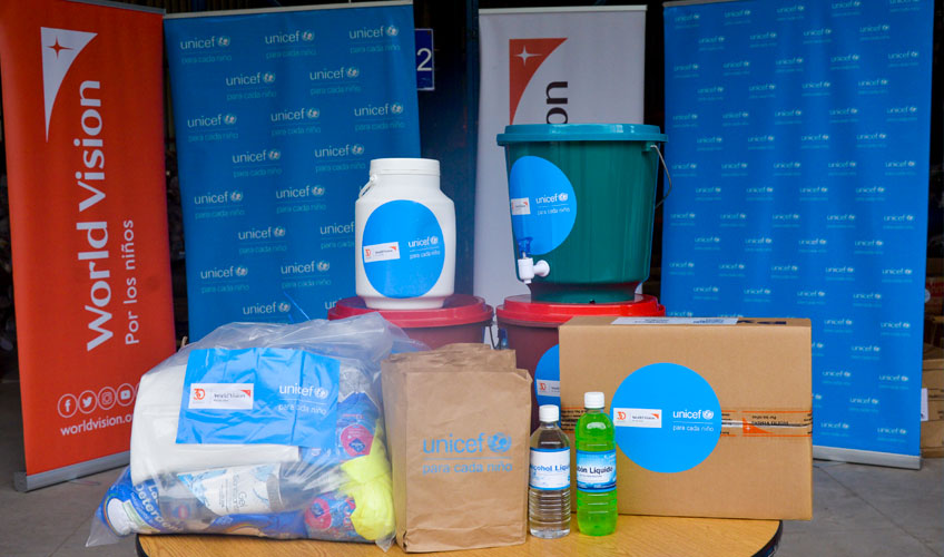 Muestras de los kits de higiene y equipos para purificación de agua, saneamiento e higiene entregados al SINAPRED.