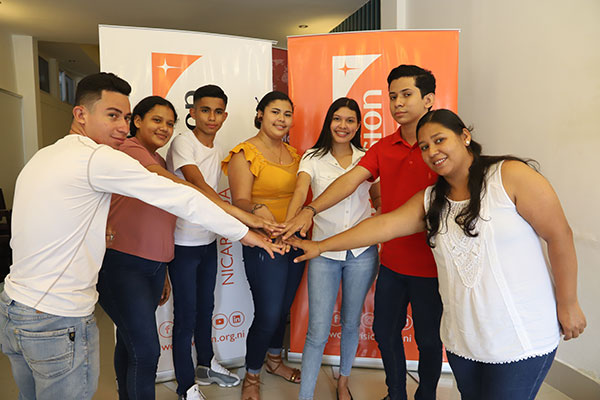 Jóvenes participantes del proyecto Empoderamiento Digital.