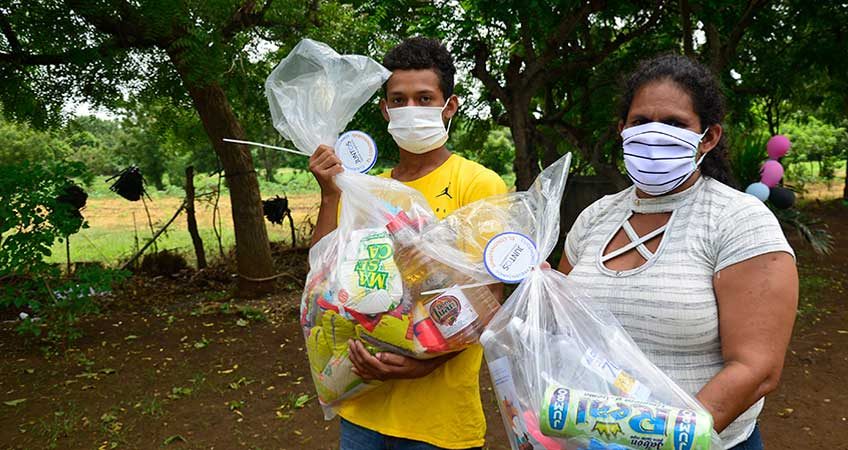 Beneficiarios de con kits alimenticios y de higiene.