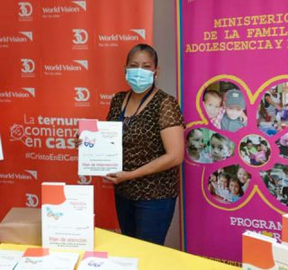 World Vision Nicaragua entrega planes de atención psicosocial al Ministerio de la Familia